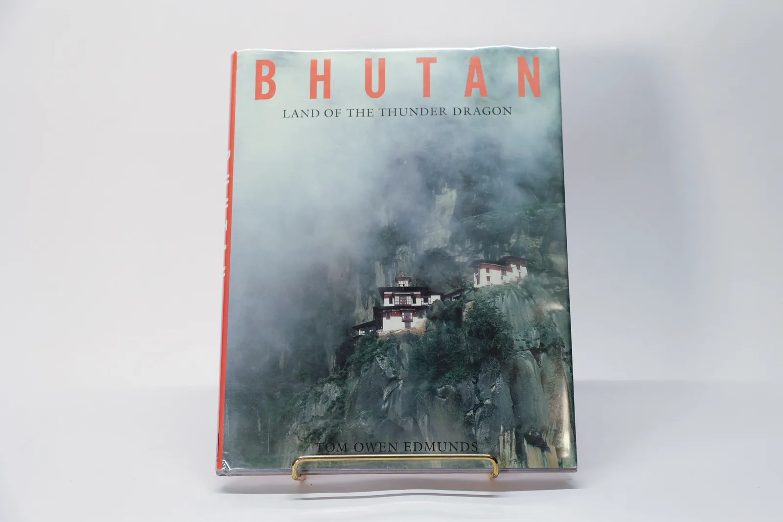 Bhutan: Land of the Thunder Dragon