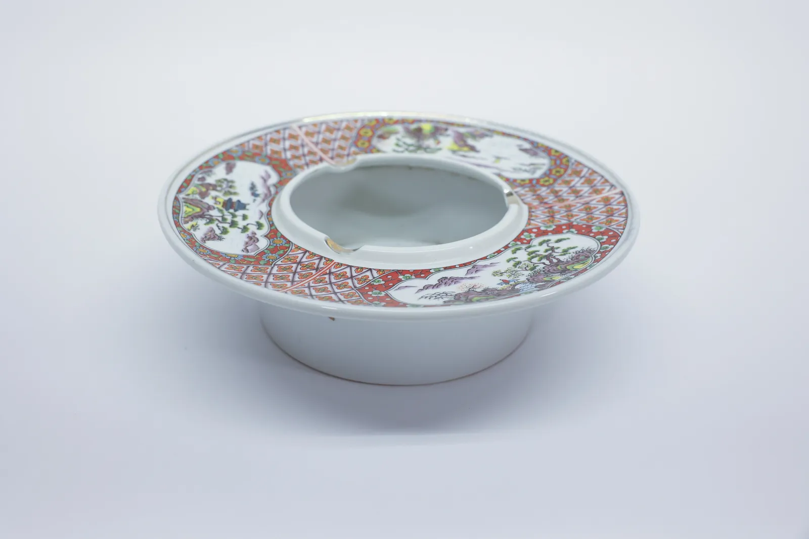 Meitō Imari-Style Porcelain Ashtray, Landscape Pan