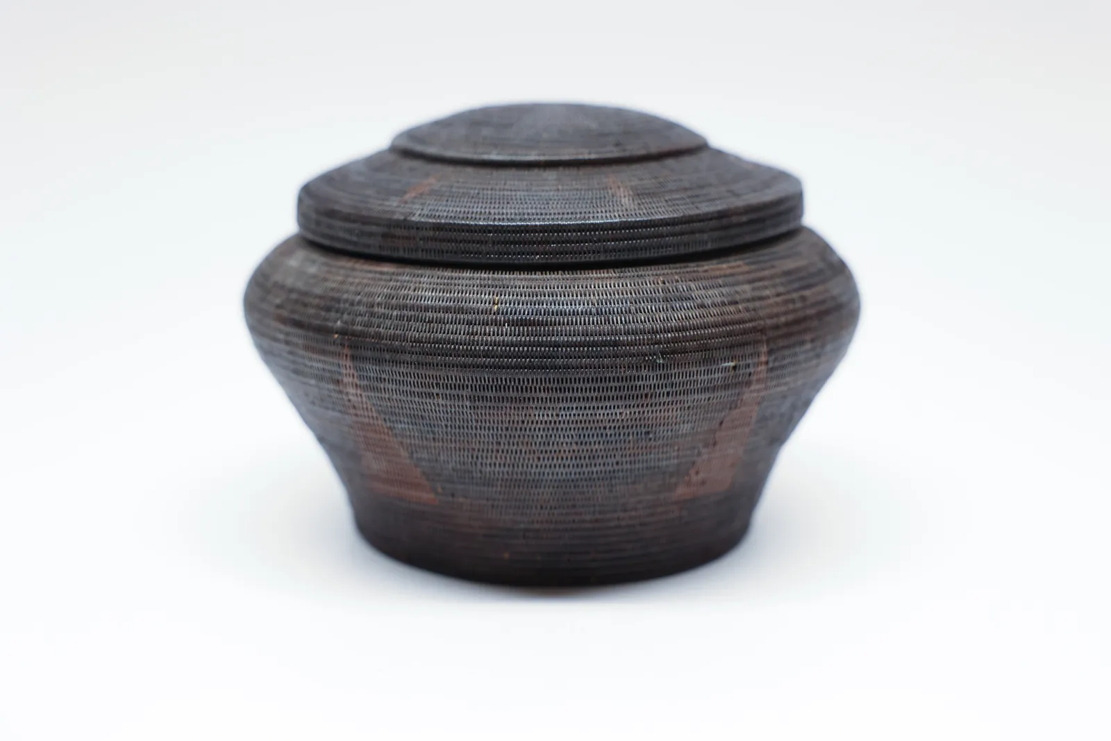 Thai Yan Lipao Vine Woven Lidded Basket